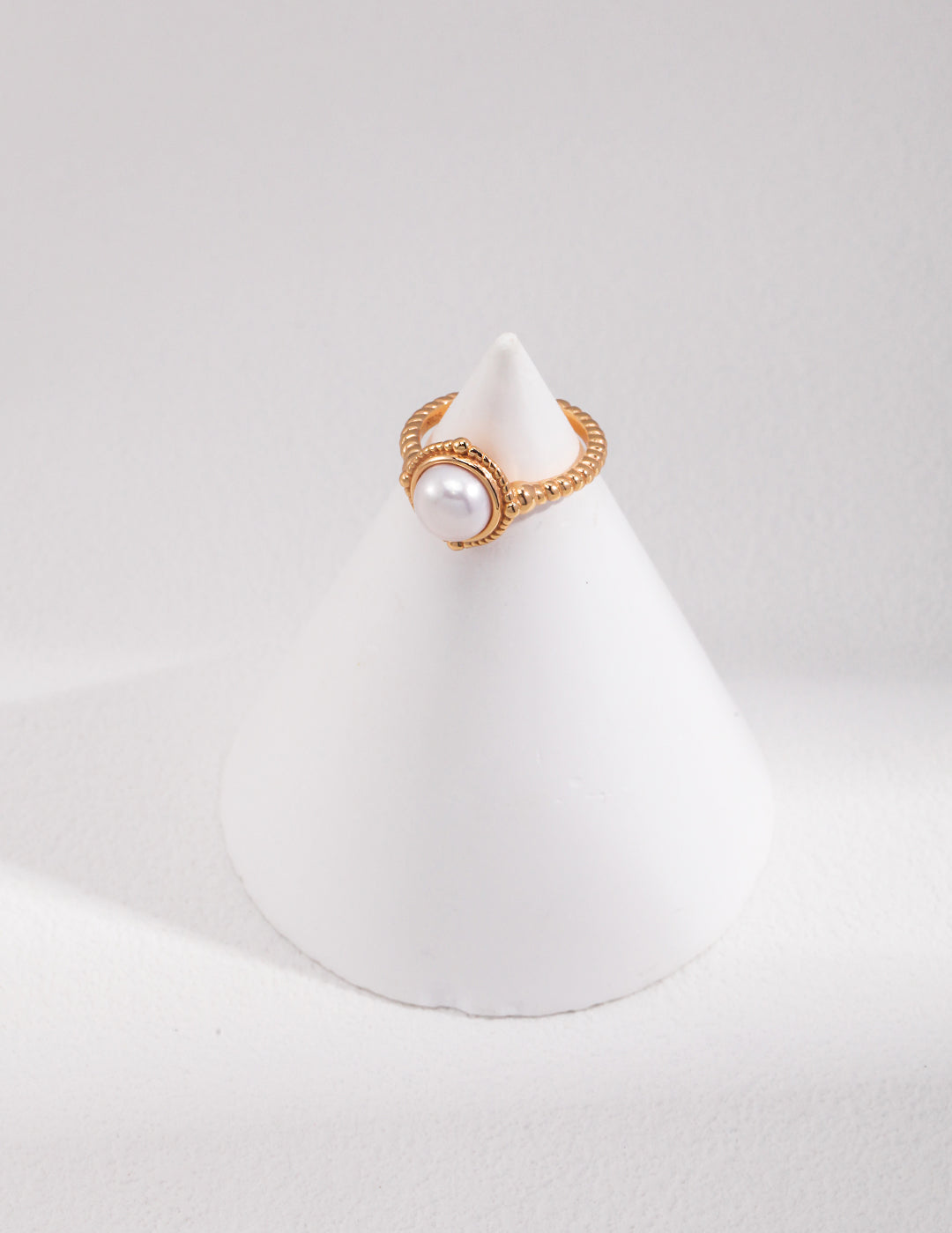 Museette Jewelry Timeless Luster Ring Vintage Gold 3.0