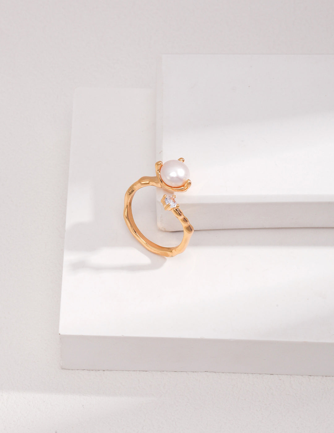 Museette Jewelry Lune Curve Ring