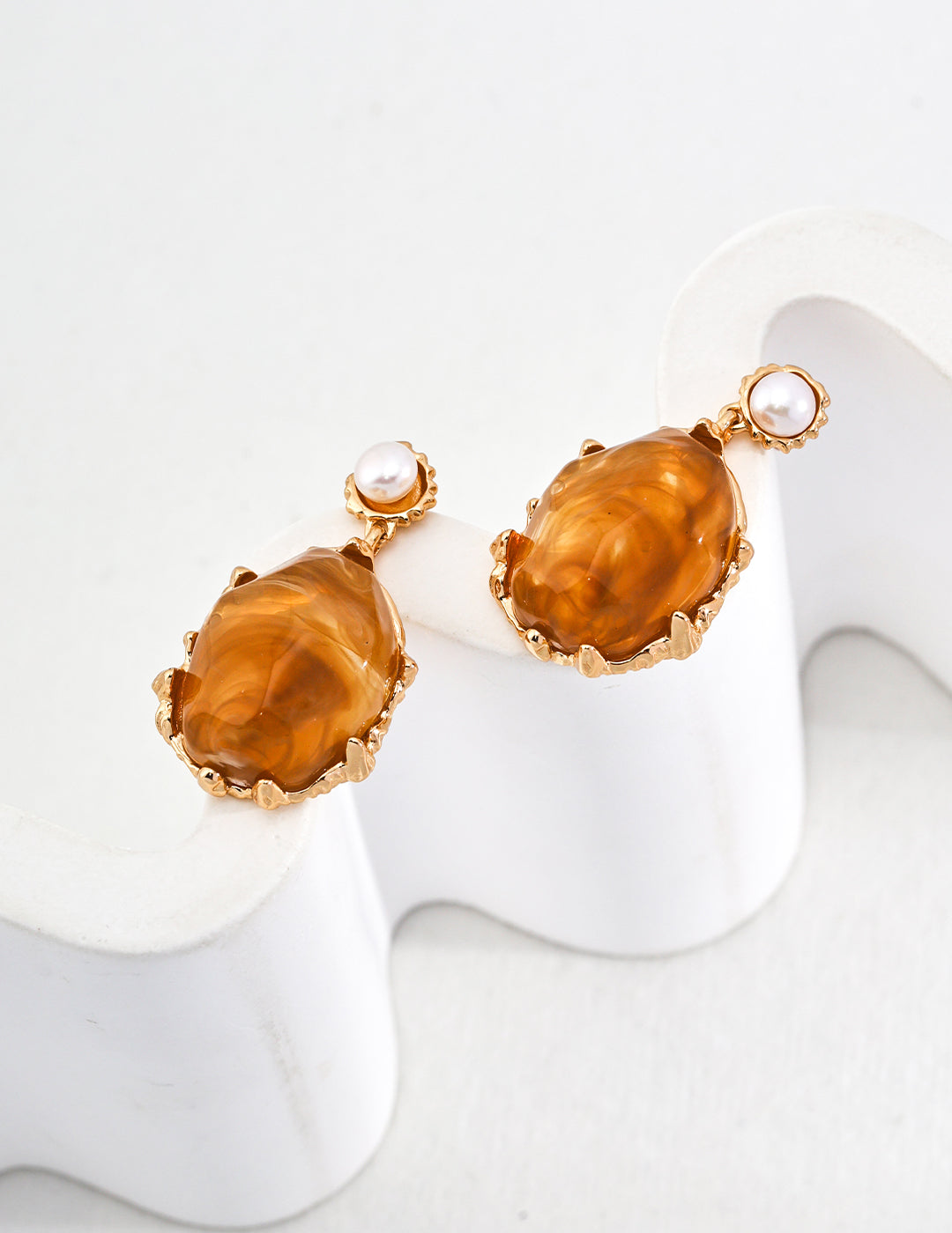 Museette Jewelry Halo Resin