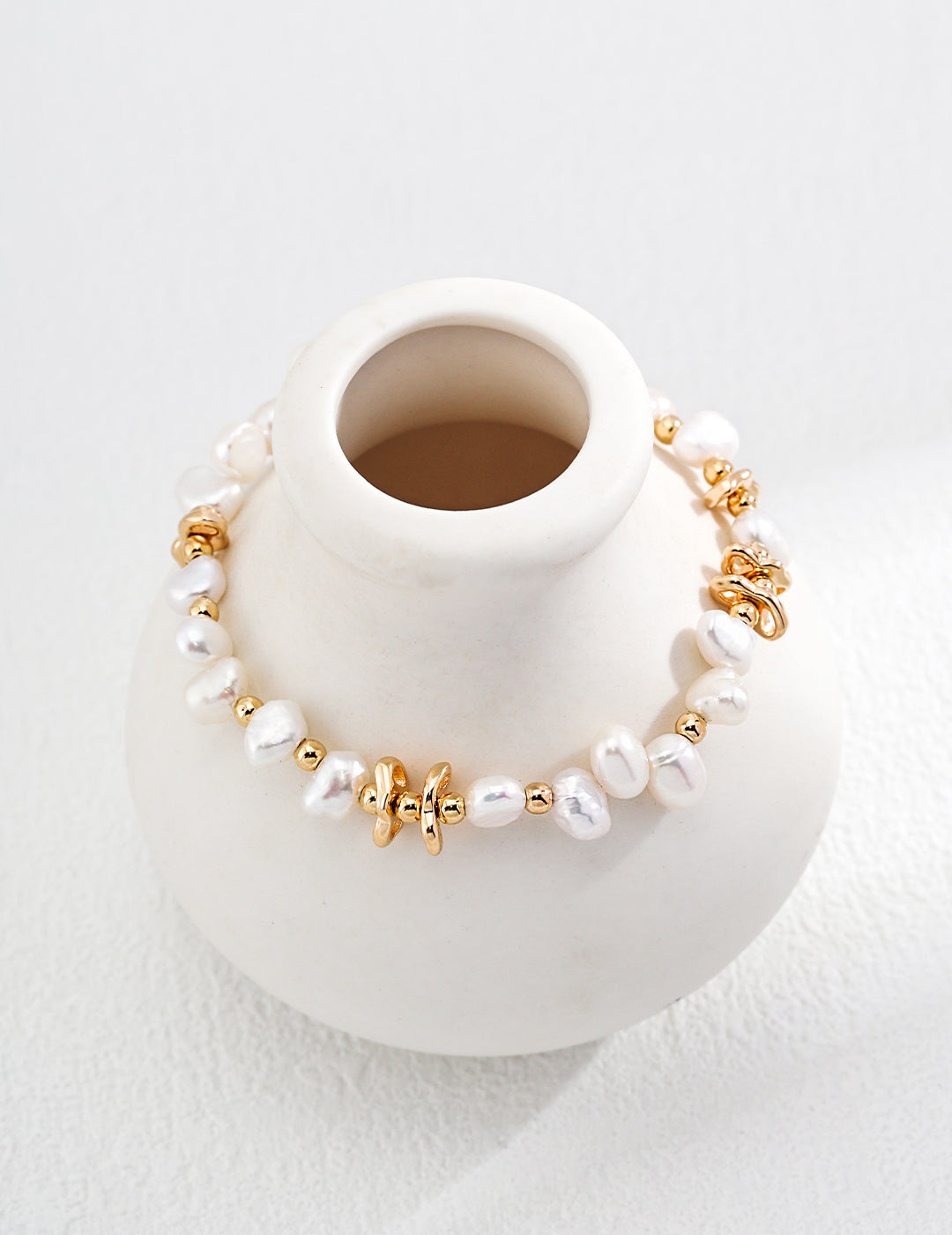 Museette Jewelry Twist & Pearl Bracelet