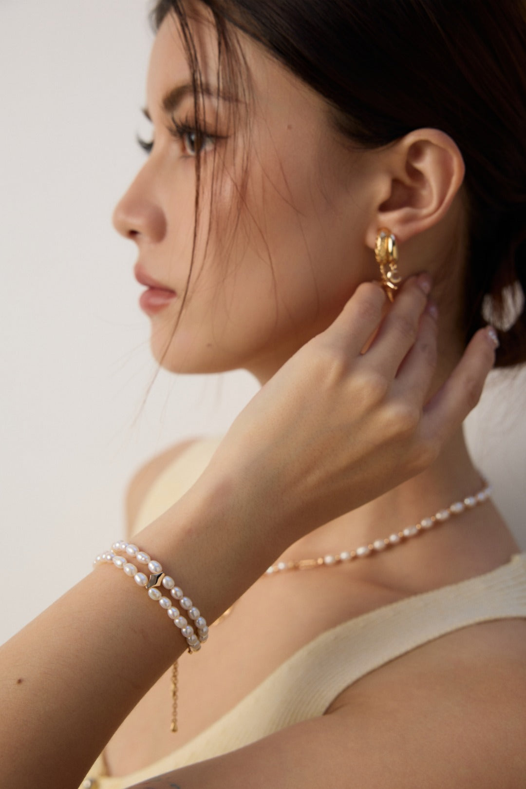 Museette Jewelry Layered Pearl Bracelet