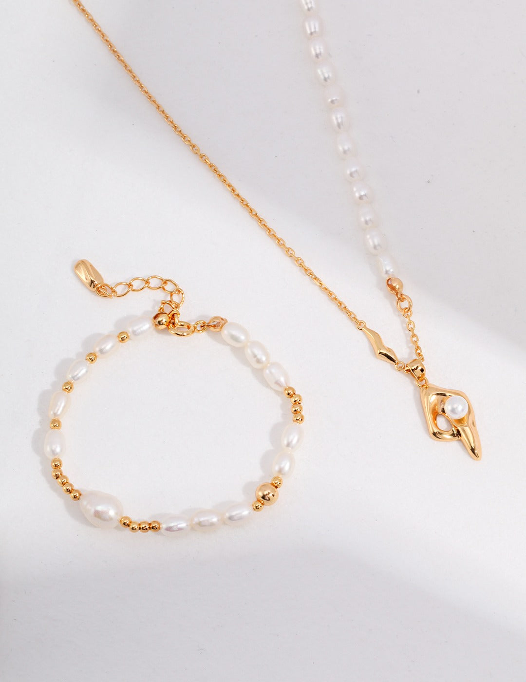 Museette Jewelry Pearl Waltz Bracelet