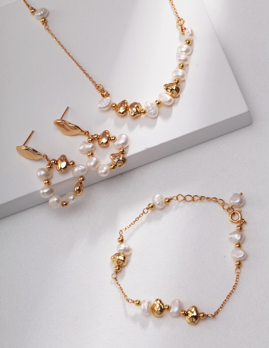 Museette Jewelry Sugar Pearl Drops