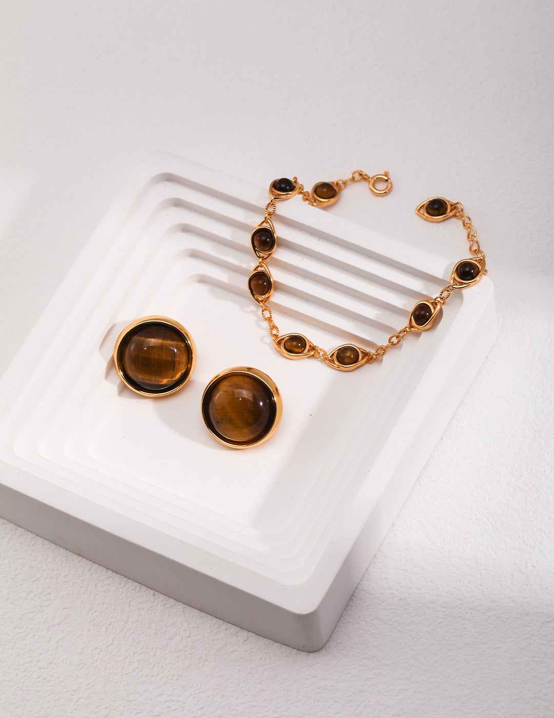 Museette Jewelry Golden Gaze Golden Gaze