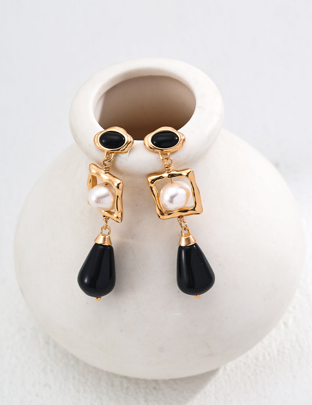Museette Jewelry Obsidian Grace Vintage Gold