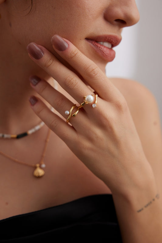 Museette Jewelry Lune Curve Ring