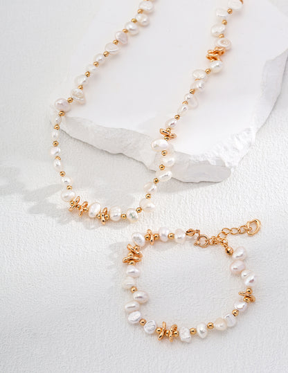 Museette Jewelry Twist & Pearl Bracelet